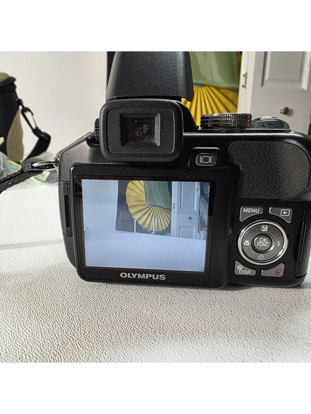 Olympus SP-550UZ Digital Camera 7.1MP 18x Optical Zoom Image Stabilization WORKS
